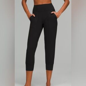 Lululemon cropped align jogger.